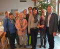 Bild: jr
Besuch der Frauen-Union in der Behindertenwerkstätte St. Elisabeth: Im Bild (von links) Elli Tippmann und Anneliese Seifert (beide Waldsassen), Gisela Schneider, Waltraud Schriewer, Irmgard Zintl (alle Mitterteich), Maximilian Schmid, FU-Ortsvorsitzende Alexandra Weiß, Elfriede Grillmeier (Waldsassen) sowie Einrichtungsleiter Dr. Karl G. Kick und Bürgermeister Roland Grillmeier.