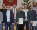 Bild: eraa
Langjährige Mitglieder ehrt der SV Sorghof bei seiner Jahresabschlussfeier (von links):
Oliver Berger, Sebastian Maul, Michael Regler, Vorsitzender Andreas Plößner, Bürgermeister Hans-Martin Schertl, Elisabeth Meier, Dominik Rudlof, Daniel Ritz, und Ludwig Reuschl.