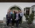 Bild: exb
Die für die nächsten fünf Jahre neu gewählte Vorstandschaft des Ehemaligen-Verbandes der HLS Almesbach: (von links) Christine Bauer, Sebastian Hösl, Christian Köllner, Judith Schlosser, Florian Kraus, Markus Weiß, Petra Hager, Johannes Bauer und Josef Marzi.