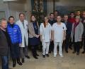 Bild: dob
Carina Ascherl (Vierte von links) von der Krankenhausleitung empfängt die CSU-Delegation und gewährt einen Einblick in die Sorgen und Nöte im Krankenhaus. Dr. Sinisa Markovic (Dritter von links) bricht eine Lanze für seine Schwestern.