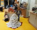 Bild: gz
Das Bücherteam sorgte mit zwei Weihnachtsengel für einen sehenswerten Bücherchristbaum.
