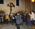 Bild: frd
Mit weihnachtlichen Liedern wie „Süßer die Glocken nie klingen", "Kommet ihr Hirten“ oder „Kommt, lasst ihn uns anbeten“ lud die Stadtkapelle Oberviechtach zur Christmette ein.