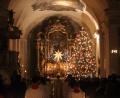 Bild: njn
Die Gläubigen feiern mit Pfarrer Martin Besold die Christmette in der Pfarrkirche Mariä Himmelfahrt.