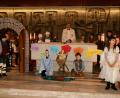 Bild: ads
Alle Jahre wieder zieht das ansprechende traditionelle Krippenspiel vor schöner Minikulisse in der Pfarrkirche St. Michael zur Kinderchristmette eine enorme Besucherzahl an.