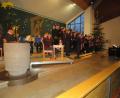 Bild: adj
Unter der Leitung von Marina Wildenauer präsentiert der Chor adventliche Lieder in der Pfarrkirche.