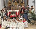 Bild: dob
Das Kind in der Krippe in der Böhmischbrucker Pfarrkirche hat nicht nur die Kinder verzückt.