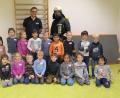 Bild: flm
Die Kinder des städtischen Kinderhauses "Tausendfüßler" gemeinsam mit Kommandant Tobias Tippmann (hinten, links) und Martin Stingl (hinten, rechts) von der Feuerwehr Waldsassen.