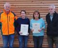 Bild: nm
Stefan Bösl (links) und Hans Hann (rechts) gratulierten Judith Schemela und Waltraud Schmauß (von links) zu Dienstjubiläen. Sie arbeiten seit 25 beziehungsweise 40 Jahren beim Forst. Bild: nm