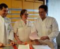 Bild: Bernhard Krebs
Stanislav Fezev (links) komplettiert das Team der Inneren Medizin an der Asklepios-Klinik in Oberviechtach. Mit im Bild ärztlicher Direktor Dr. Christian Glöckner und Funktionsoberärztin Eva-Maria Zitzmann.