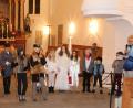 Bild: rpp
Das Krippenspiel unter der Leitung von Cheryl Frank und Elke Köstler-Wolf war wieder der Höhepunkt in der Christvesper in Neustadt am Kulm. Die Kinder verkörperten Menschen, die zwischen Hoffen und Zweifel standen und nicht immer der frohen Botschaft glauben konnten.