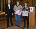 Bild: exb
Die Übergabe der zwei 5000-Euro-Schecks mit Kassecker-Geschäftsführer Bernd Fürbringer und Monika Demmer und Brigitte Nickl (von links) von den beiden Waldsassener Kinderhäusern.