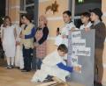 Bild: frd
Bei der Musical-Vorführung im Alten- und Pflegeheim erklärten die Schüler anschaulich, wie sie das Wort „Advent“ definieren.