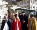 Bild: Nicole Koller
Die Sternsinger von St. Ursula mit Bischof Rudolf Voderholzer (Zweiter von rechts).