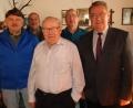 Bild: sck
Geburtstagsrunde bei Friedrich Brütting (von links): Christian Schatz (Flembach-Kickers), Georg Büttner (Haus- und Grundbesitzerverein Auerbach), der Jubilar mit Sohn Willi und Zweiter Bürgermeister Herbert Lehner.