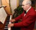 Bild: Hirsch
Organist Franz Sichler beendet nach zehn Jahren sein Engagement im Marienheim.
