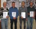 Bild: sei
Firmenchef Anton Forster (rechts) ehrt langjährige Mitarbeiter. Eine Urkunde für zehnjährige Firmenzugehörigkeit erhalten (von links) Alexander Wilmann, Wolfgang Sommer, Achim Rosner und Stefan Meixner.