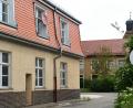 Bild: Petra Hartl
Die Leopoldkaserne ist inzwischen eine ehemalige Kaserne. Der letzte Soldat ist abgezogen, nun hat die Bundesanstalt für Immobilienaufgaben hier das Sagen. Aber vielleicht kommen die Soldaten aber auch zurück. Sicher ist erst mal nichts.