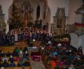 Bild: dob
Mehrere Chöre und Ensembles schlossen sich in der Roggensteiner St. Erhard Kirche für ein Weihnachtskonzert zusammen.