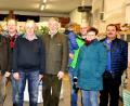 Bild: es
Vorsitzender Johann Putzer und zweiter Bürgermeister Hans-Peter Klünner (Vierter und Sechster von links) bei der Eröffnung der Lokalschau des Kleintierzuchtvereins Tännesberg und Umgebung.