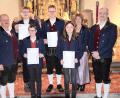 Bild: bö
Von links: Vorstand Markus Mitschke, Raphael Junkes (Bronze -Trompete), Lukas Geitner (Bronze -Posaune), Christoph Reindl (Gold – Tenorhorn), Franziska Höllriegl (Bronze – Klarinette), Anja Paulus, Michael Schaefer.