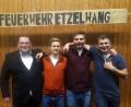 Bild: exb
Turnierleiter Benjamin Rischkau (links) mit den drei Besten der zwölften Etzelwanger Pokermeisterschaft. Nach fast acht Stunden Spielzeit siegt Veit Binder (Zweiter von rechts) vor Moritz Bielesch (Zweiter von links) und Markus Hertlein (rechts).