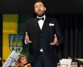 Bild: ubb
Der Star des Abends ist Ivan Naumovski. Mit der Leichtigkeit und Eleganz der Profiklasse singt er sich in die Herzen des Publikums.