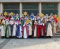 Bild: az
In Grafenwöhr sammeln die Sternsinger rund 8000 Euro. Mit dem Geld wollen sie arme Kinder in Peru unterstützen.
