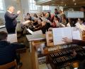 Bild: le
Kirchenchor und Orchester setzen unter der Leitung von Hans Fröhlich an Heiligdreikönig die seit 2001 bestehende Tradition einer gemeinsamen Aufführung fort.
