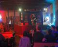 Bild: gz
Beim Open-Stage am "Heustodl" zeigt der Kabarettist eine unterhaltsame Mischung aus Gaudi und Musik.