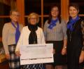 Bild: u
Seit 30 Jahren bedenkt der Katholische Frauenbund die Selbsthilfegruppe krebskranker Kinder zur Weihnachtszeit mit Spenden – heuer mit einem 1000-Euro-Scheck (von links): Irmgard Müller, SHG-Vorsitzende Petra Waldhauser, Gerlinde Siegert und Irmgard Sellmeyer.
