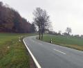 Bild: ü
Ursprünglich führte die Trasse über die Bergkuppe bei Wölkersdorf. Mit dem Aufkommen des motorisierten Straßenverkehrs wurde sie nach unten verlegt.