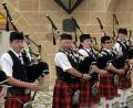 Bild: Hartl
Die Dudelsack-Kapelle „Rothesay and District Pipeband“ aus dem Partner-District Argyll & Bute war auch schon zu Gast im Landkreis. Im Sommer kommen Jugendliche aus Schottland zu Besuch, für die jetzt deutsche Partner gesucht werden, die ihnen die schönsten Ausflugsziele in der Gegend zeigen.
