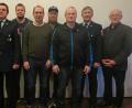 Bild: kö
Bürgermeister Georg Köppl (rechts) gratulierte der Vereinsspitze und den Kommandanten (von rechts) : Vorstand Peter Böckl, Alfons Schmitzer jun., Benjamin Nößner, Franz Stengl, Stefan Schmidl, Kommandant Albert Haas und Alexander Schmidl.