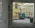 Bild: Petra Hartl
Zwischen 30 und 40 Millionen Euro wird es nach Schätzung von OB Michael Cerny wohl kosten, das seit vielen Jahren leerstehenden Kaufhaus Forum wieder zu beleben. Im Augenblick dient der Innenhof, der in dieser Form erhalten bleiben muss, als Baustofflager.