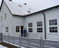 Bild: lue
Die Schützengesellschaft 1898 Thumsenreuth braucht einen neuen Pächter für ihre Gaststätte. Erster Vorsitzender Heinz Kraus (rechts) und Vorstandsmitglied Herbert Mattes zeigen die Terrasse, die in den Gastronomiebetrieb integriert werden kann.