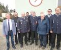 Bild: Janina Nebe
von links: Bürgermeister Werner Walberer, Michael Kaufmann, KBM Jürgen Haider, Pater Antony, Martin Langer (Oberlöschmeister), Markus Huber (40 Jahre Mitglied der FFW Troschelhammer) Alfred Vogel (55 Jahre Mitglied), Winfried Graser (Hauptlöschmeister), Gerätewart Armin Prischenk, Joachim Graser (Vorsitzender der FFW Troschelhammer).