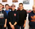 Bild: mef
Gratulation an die Spitze der Jugendwehr. Von links: Jugendwart Florian Witzl, Stellvertreter Felix Witzl, Jugendsprecher Markus Ettl, Stellvertreter Lukas Kreiner, Kassenprüfer Lorenz Kraus und Fabian Kraus sowie zweiter Kommandant Harald Träger