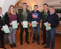Bild: exb
Urkunden und Anstecknadeln gibt es für die neuen Vereinsmeister des Schützenvereins Groschlattengrün. Im Bild (von links) Birgit Wohlrab, Lisa Völkl, Wolfgang Wohlrab, Jürgen Ott, Stefan Heindl und Lothar Neumann.