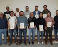 Bild: seb
Der SV Kemnath zeichnet einige Fußballer aus (von links): Otto Bernklau (Betreuer), Johannes Gebert, Tobias Götz, Manuel Rom, Michael Reng, Leo Birner, Andreas Peter, Christian Kumeth, Josef Ruidisch, Manfred Reng, Stefan Fuchs und Max Birner.