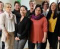 Bild: ohr
Die Leiterin der Abteilung Turnen, Michaela Heigl (Vierte von links), und Stellvertreterin Gabriele Gauder (Dritte von rechts) bedankten sich beim engagierten Übungsleiterteam (von links) Berthold Altrichter, Gaby Schlagenhaufer, Katrin Engelhardt, Andrea Kneißl, Diana Wachtel, Nicole Beck und Gabriele Attenberger jeweils mit einem Präsent.