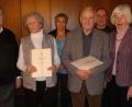 Bild: Kunz
Der KAB-Ortsverein Weiden-Ost gratuliert langjährigen Mitgliedern.