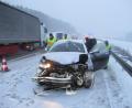 Bild: exb
Unfall bei Schneeglätte am Autobahnkreuz: Die 40-jährige Fahrerin blieb unverletzt.