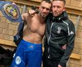 Bild: exb
Boxer Timo Schwarzkopf (links) holt sich den Europameistertitel. Da darf natürlich sein Arzt und Mental-Coach Dr. Markus-Johannes Rueth nicht fehlen.
