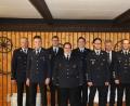 Bild: flt
Verschiedene personelle Veränderungen gab es bei der Jahreshauptversammlung. Das Bild zeigt die bisherigen und neuen Amtsinhaber (von links) Reinhold Hess (bisheriger Kassier), Gabriel Reichl (neuer stellv. Jugendwart), 2. Vors. Felix Weiser, Vors. Florian Trißl, Christian Trißl (neuer Kassier), Dominik Gollwitzer (neuer Jugendwart), Bürgermeister Lothar Müller und die beiden Kommandanten Christian Zölch und Max Haas.