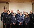Bild: exb
Bei der Versammlung der Jugendfeuerwehr wurde Paul Kasseckert zum neuen Sprecher gewählt, seine Stellvertreterin ist Nina Häring. Im Bild (von links): Kreisjugendwart Wolfgang Bauer, Jugendwart Sebastian Wiedemann, Sport- und Jugendbeauftragter Huberth Rosner, stellvertretende Jugendsprecherin Nina Häring, Jugendsprecher Paul Kasseckert, Kassenprüfer Sebastian Reimann, zweiter Bürgermeister Peter Gold, Kassenprüferin Julia Bäuml, Vereinsvorstand Markus Mayer, stellvertretender Kommandant Thomas Sladky.