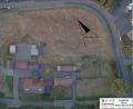 Bild: Stadtwerke Weiden
Stattliche 23193 Quadratmeter misst das Grundstück der Stadtwerke, auf dem seit 1934 auch das alte Wasserwerk steht. Westlich vom Altbau, zu dem auch Werkwohnungen gehören, entsteht die neue Anlage. Da Abstandsflächen ein- und eine Naturdenkmal zu erhalten sind, verbleiben auf dem Areal nur rund 18500 Quadratmeter zur Bebauung.