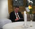 Bild: Petra Hartl
OB Michael Cerny in einer ruhigen Minute vor dem Empfang bei letzten Änderungen an seiner Rede.