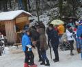 Bild: fz
An der Hütte des Burschenvereins am Fuß der Piste gibt es Glühwein für 100 Cent