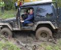 Bild: zer
Markus Dums (am Steuer) unterwegs in seinem Geländewagen. Das Foto entstand im vergangenen Herbst auf der Offroadstrecke in Pilsen. Dort wollen auch die "Offroad Freunde Oberpfalz" regelmäßig per Vierrad-Antrieb durch Schlamm und Dreck pflügen.