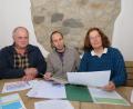 Bild: ubb
Konrad Zier, Gerald Schmid und Ursula Schimmel (von links.) wünschen sich, dass sich der Großteil der Bevölkerung am Volksbegehren "Artenvielfalt. Rettet die Bienen" im Sinne des Artenschutzes beteiligt.